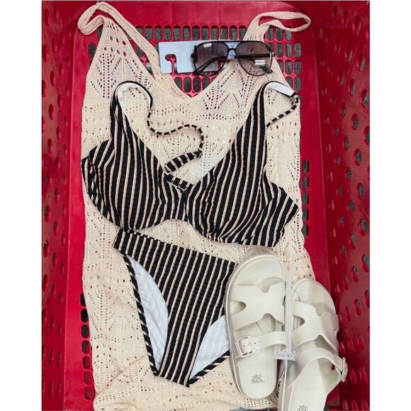 Crochet Sleeveless Dress - Picture 4 of 4